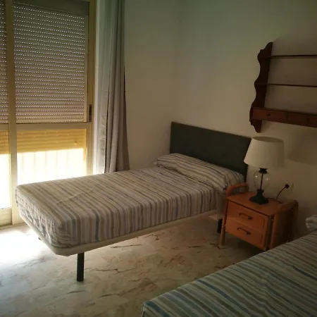 Piso Compartido Alquiler Por Temporada No Turistico בית הארחה *