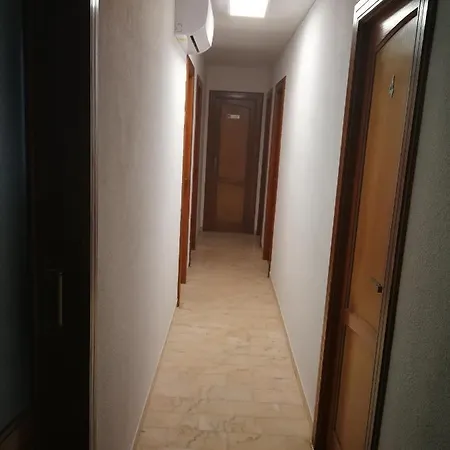 Piso Compartido Alquiler Por Temporada No Turistico בית הארחה בנידורם
