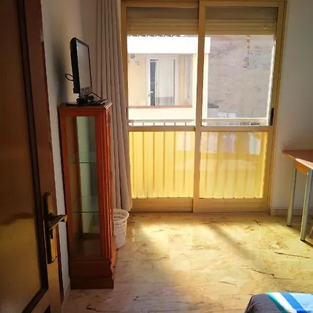בית הארחה Piso Compartido Alquiler Por Temporada No Turistico בנידורם
